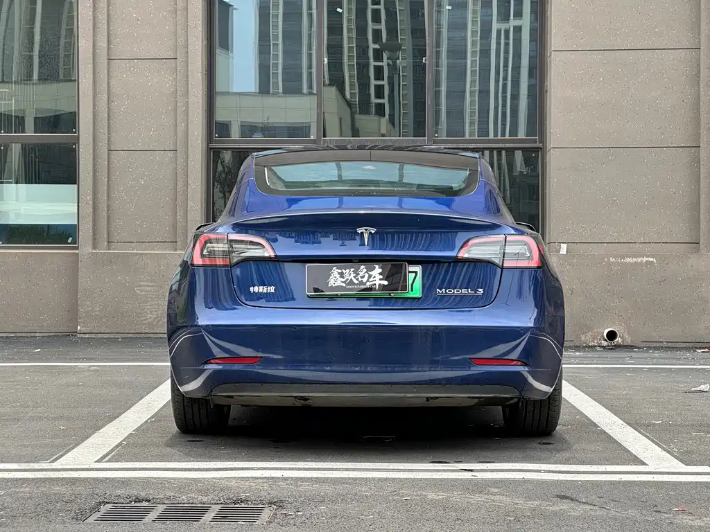 Tesla Model 3 2022 — фото 10