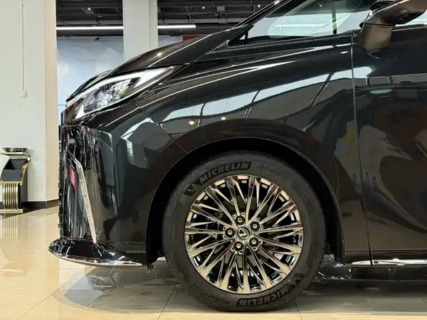 Lexus LM 2024