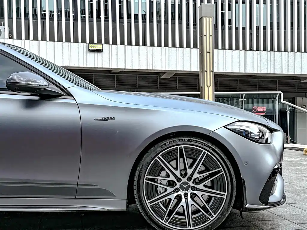 Mercedes-Benz C-Class AMG 2024 — фото 4