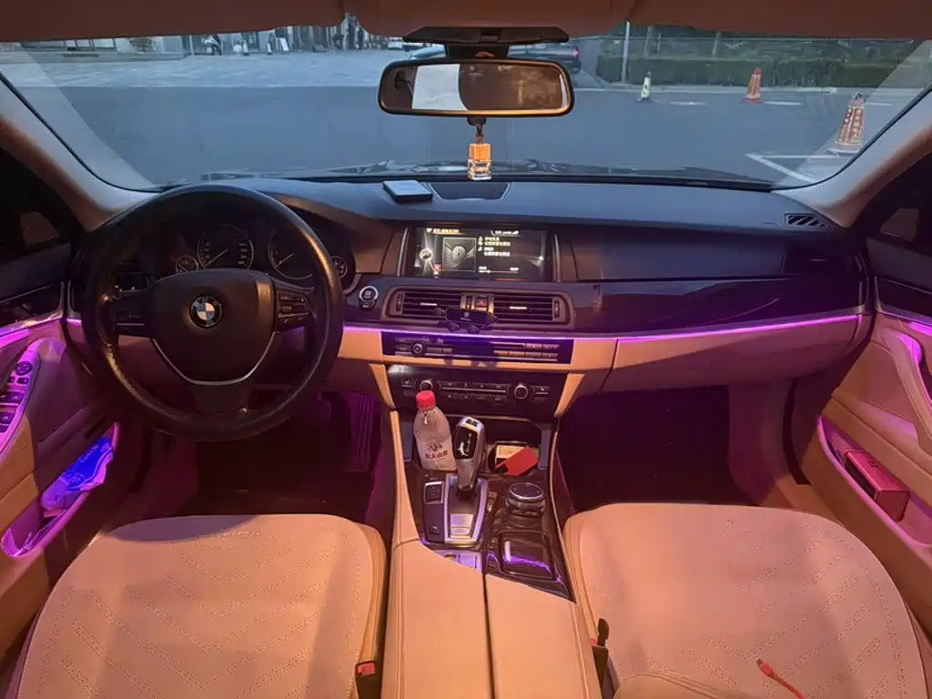 BMW 5 Series 2015 — фото 9
