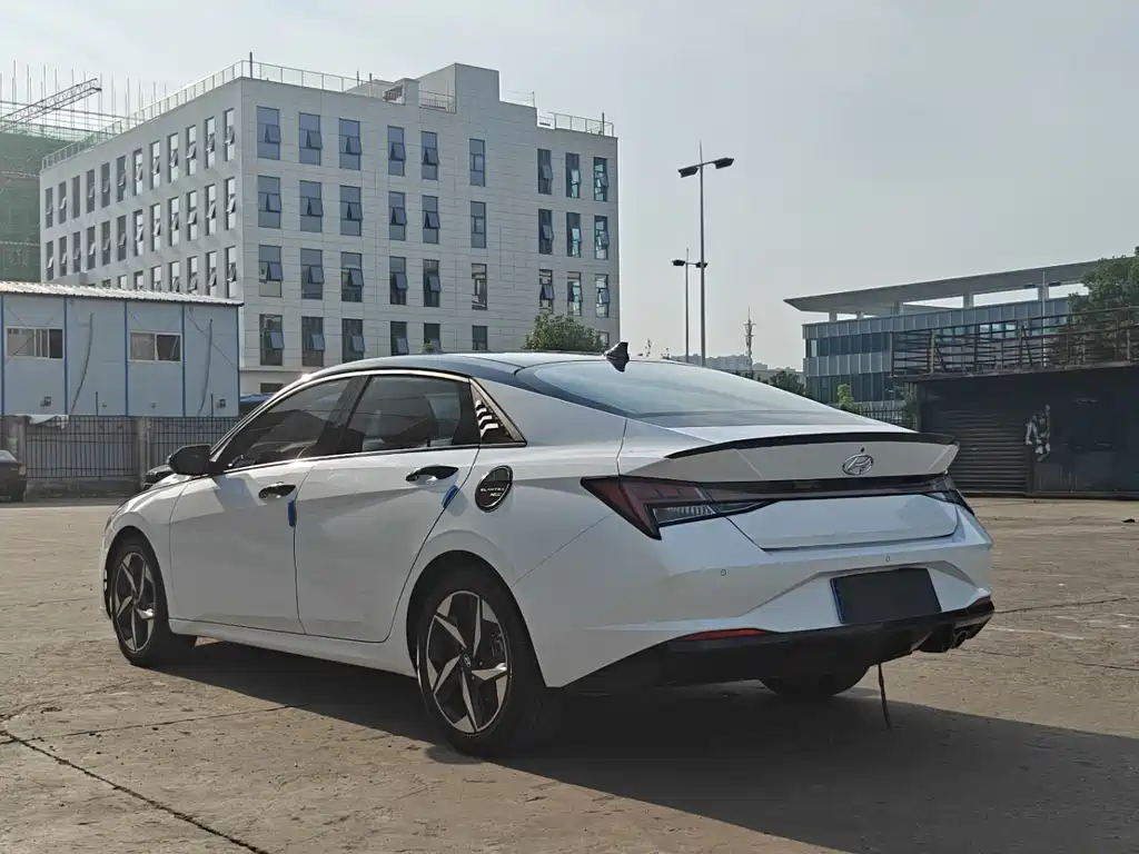 Hyundai Elantra 2023