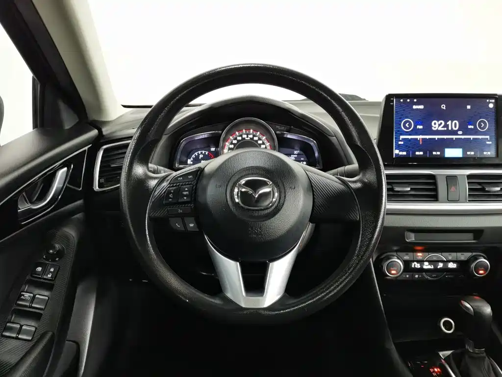 Mazda 3 Axela 2016 — фото 11