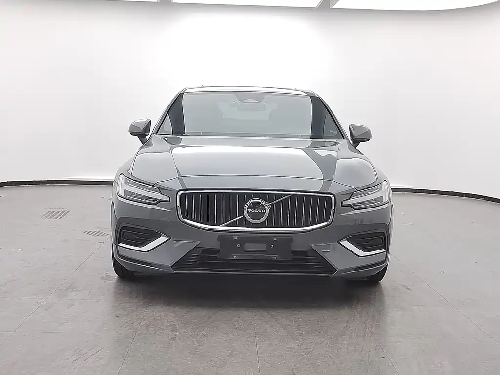 Volvo S60 2023 — фото 2