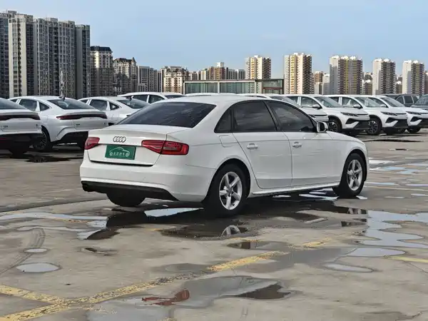 Audi A4L 2015