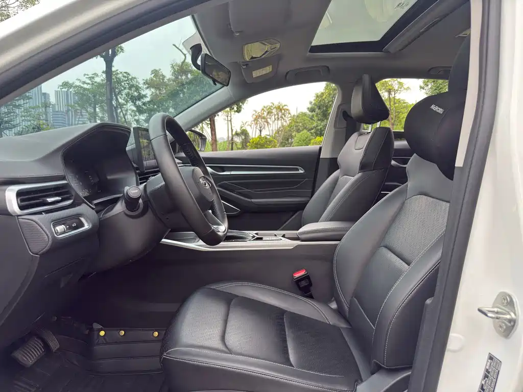 Geely Emgrand 2024