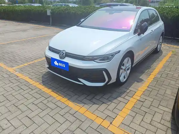 Volkswagen Golf 2024