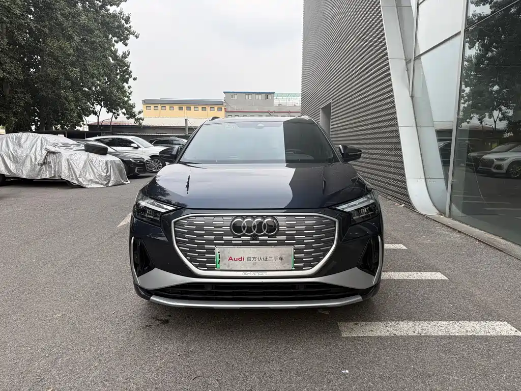 Audi Q4 e-tron 2024