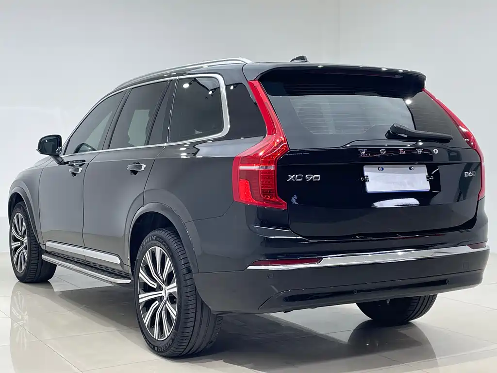 Volvo XC90 2022 — фото 8