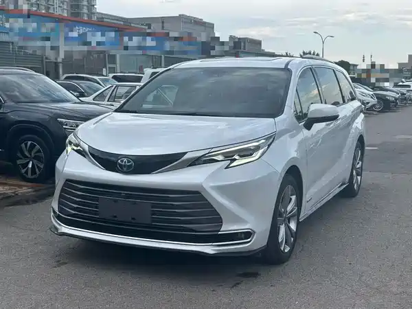Toyota Sienna 2024