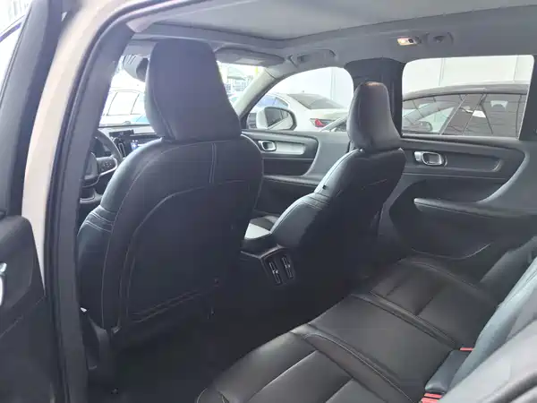 Volvo XC40 2021