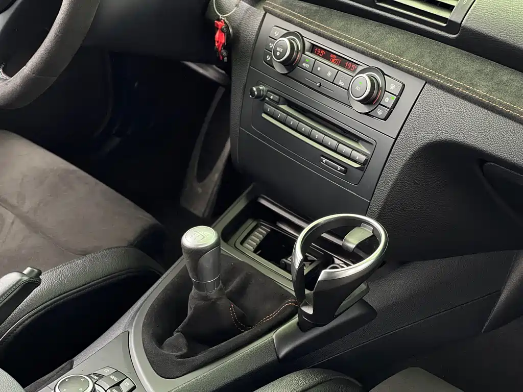 BMW 1 Series M 2012 — фото 13