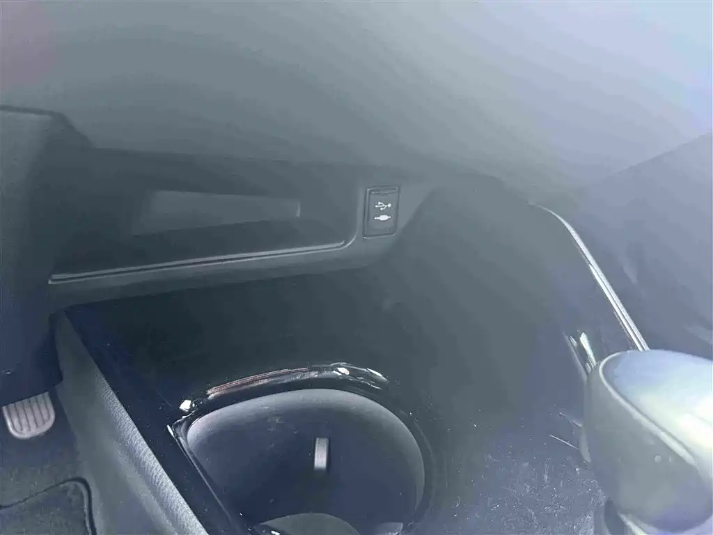 Toyota C-HR 2020 — фото 24