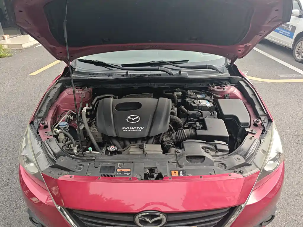 Mazda 3 Axela 2016 — фото 15