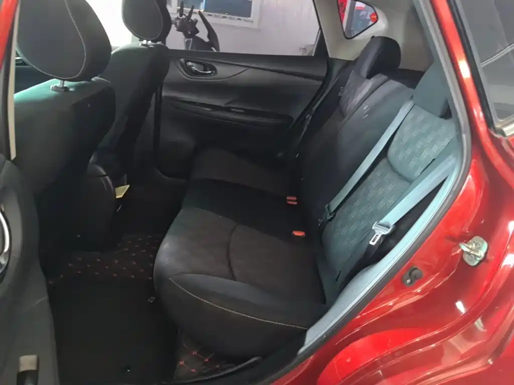 Nissan Tiida 2017 — фото 17