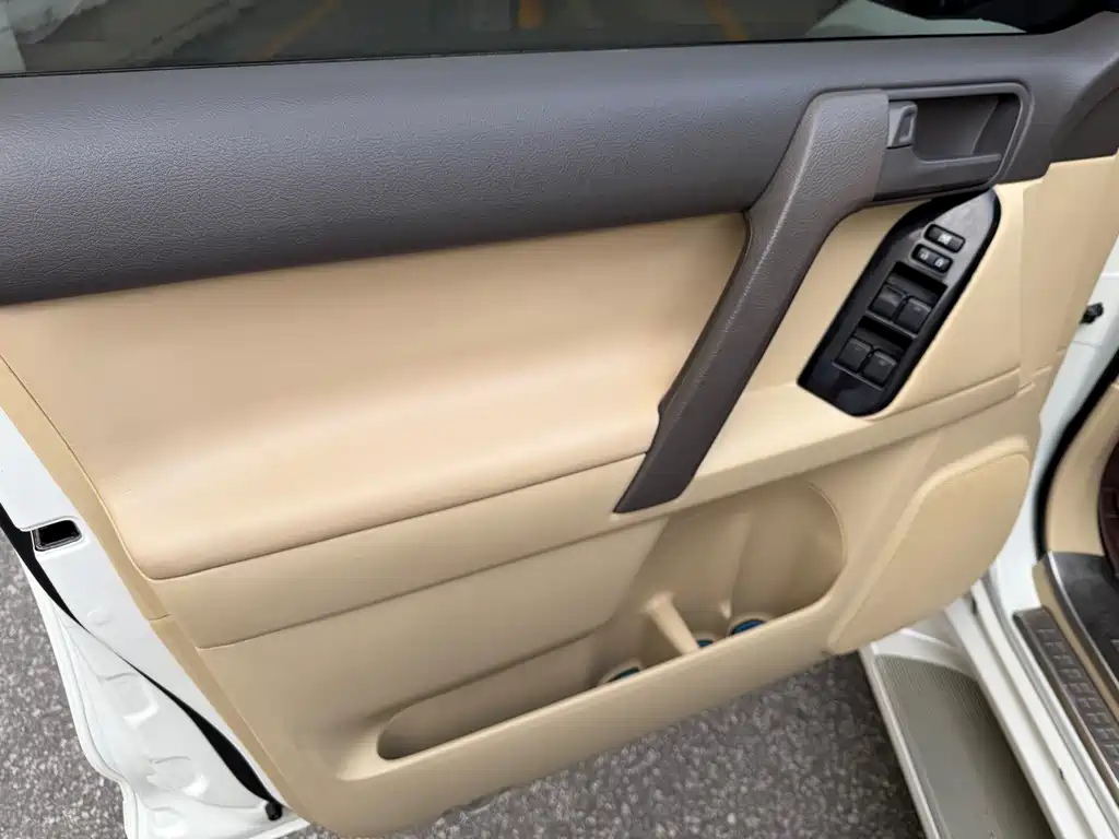 Toyota Prado 2014 — фото 18