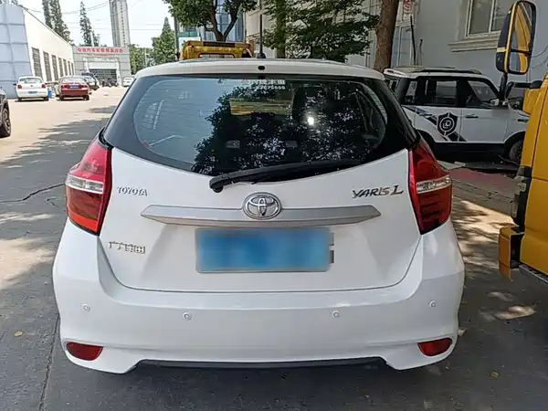 Toyota Yaris L 2022