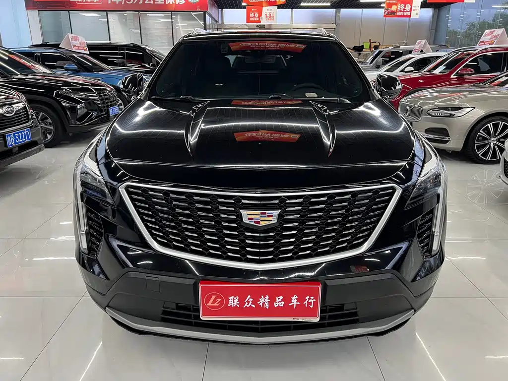 Cadillac XT4 2023 — фото 1