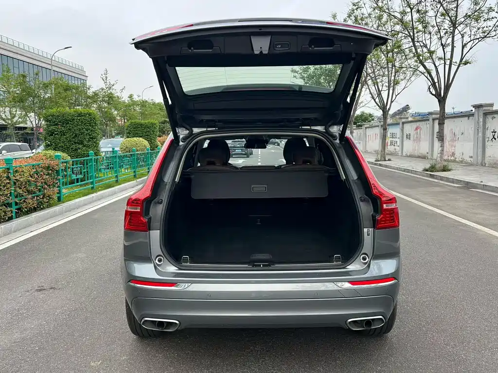 Volvo XC60 2020 — фото 16