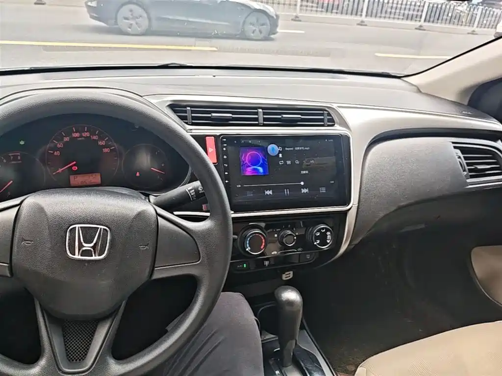Honda City 2018 — фото 10