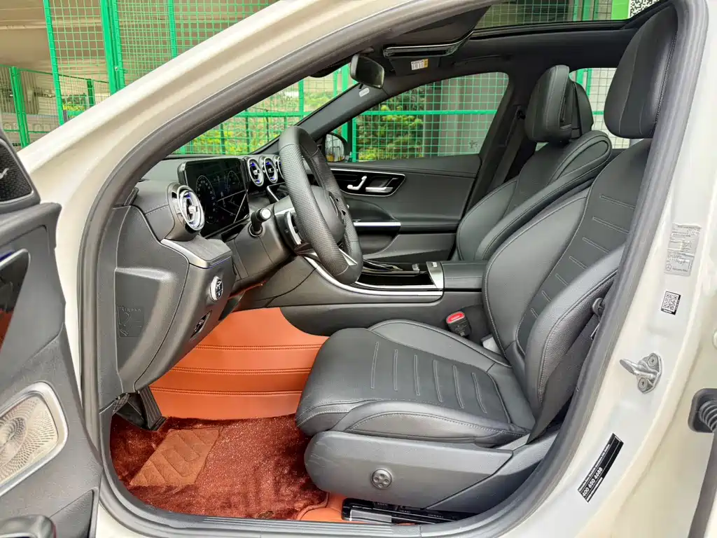 Mercedes-Benz C-Class 2023 — фото 5