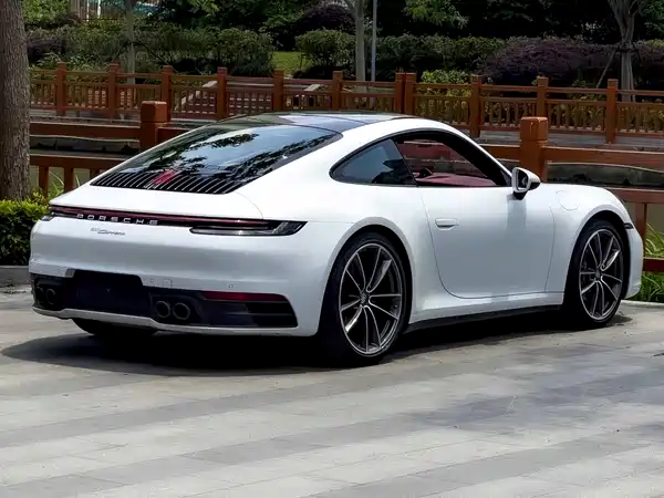 Porsche 911 2021