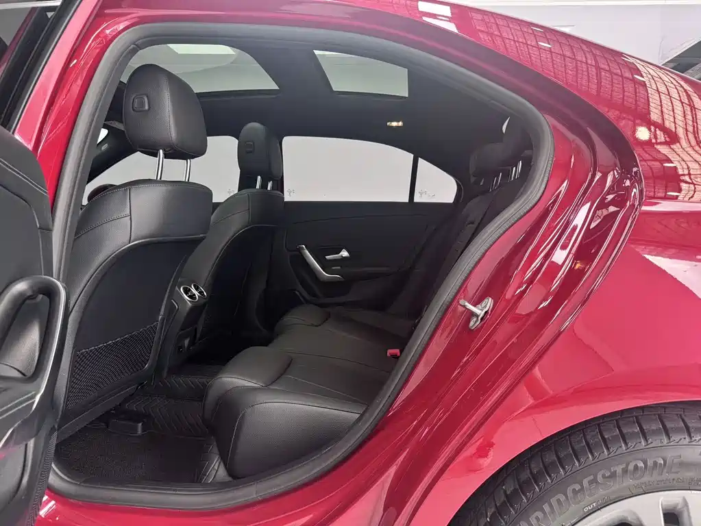 Mercedes-Benz A-Class 2022 — фото 10