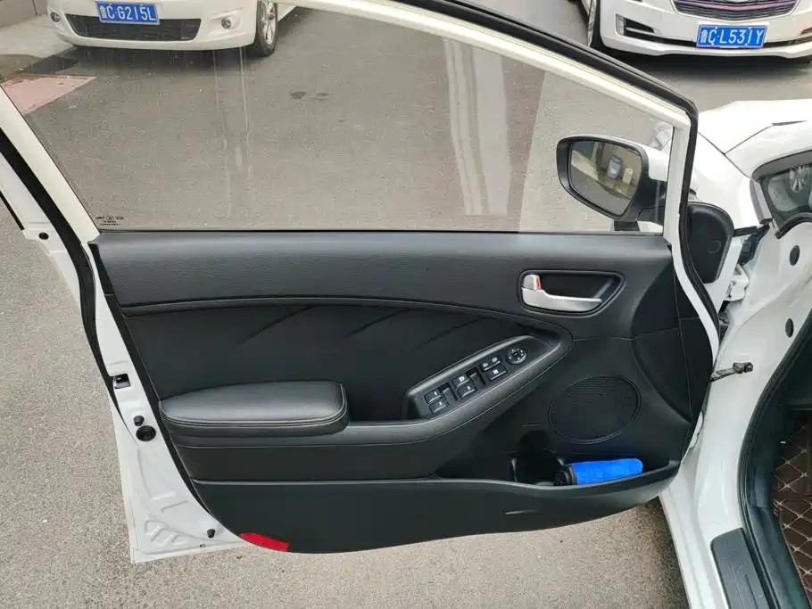 Kia K3 2015