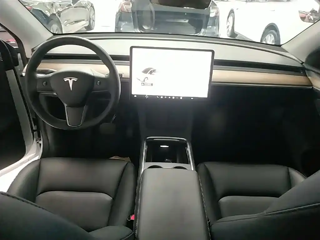 Tesla Model Y 2021 — фото 10