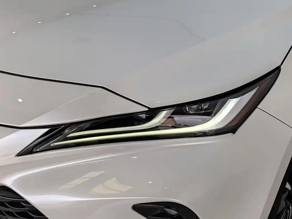 Toyota Venza 2023 — фото 4