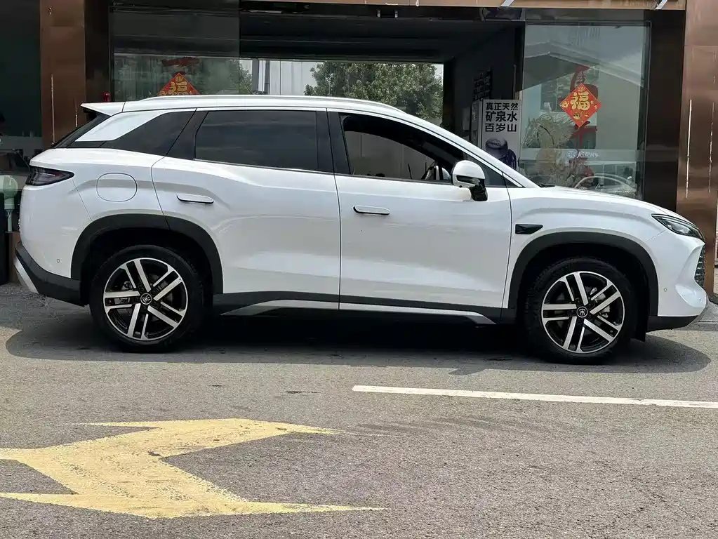 BYD Song L DM-i 2025 — фото 4
