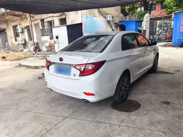 BYD G5 2015