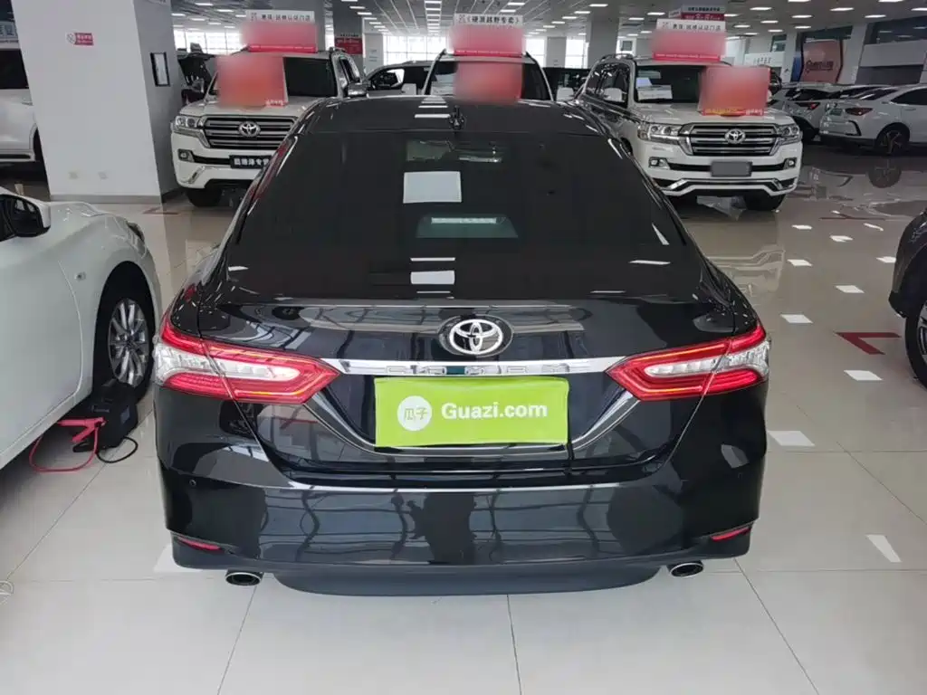 Toyota Camry 2023 — фото 6
