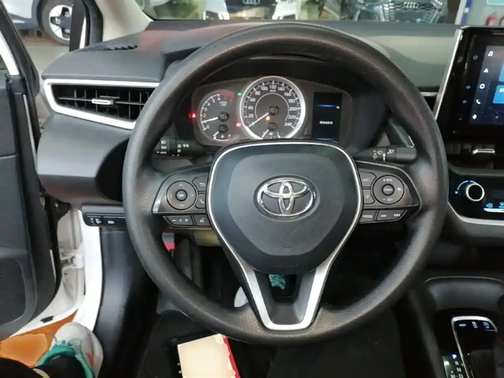 Toyota Corolla 2021 — фото 11
