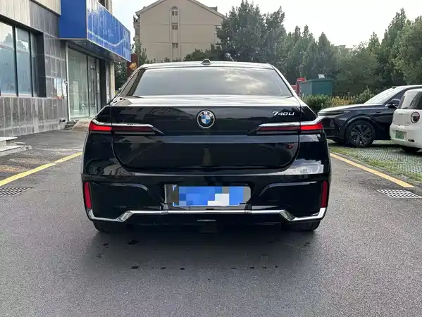 BMW 7 Series 2024