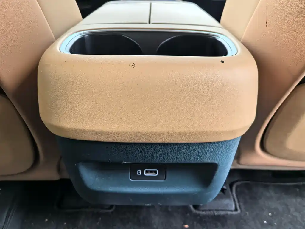 GAC Trumpchi E8 PHEV 2024 — фото 22