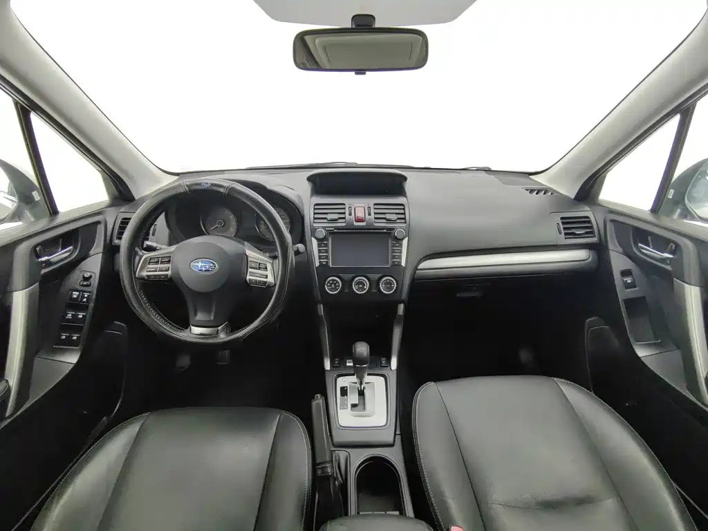 Subaru Forester 2015 — фото 5