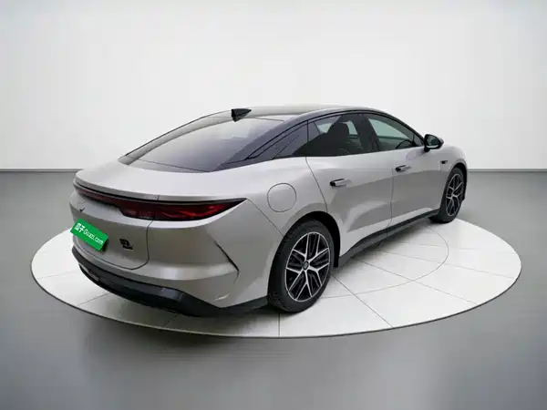 BYD Han L 2025