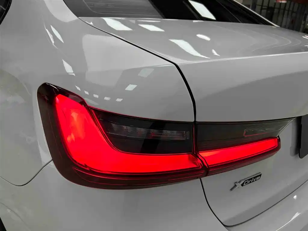 BMW 3 Series 2022 — фото 19