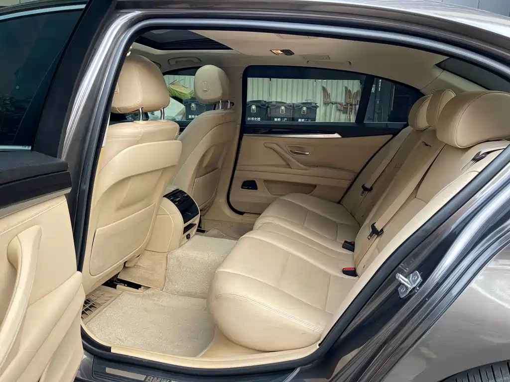 BMW 5 Series 2014 — фото 12