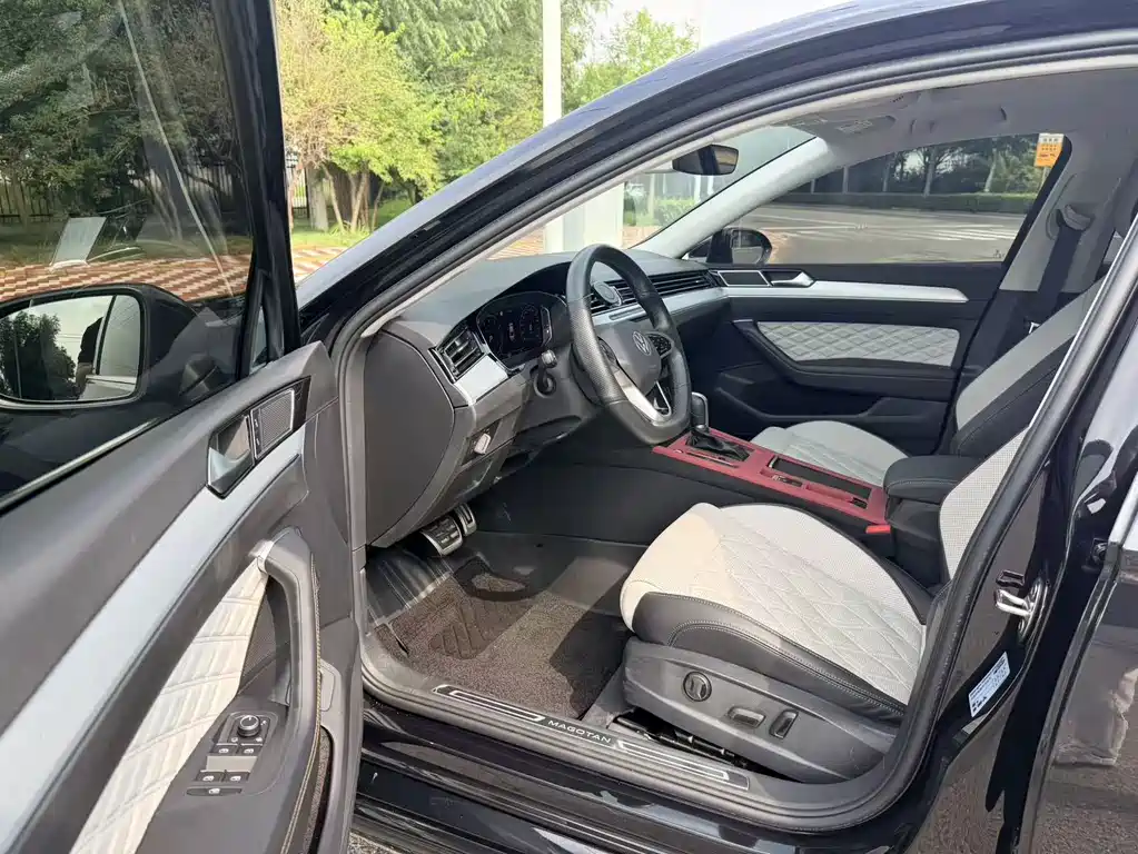 Volkswagen Magotan 2024