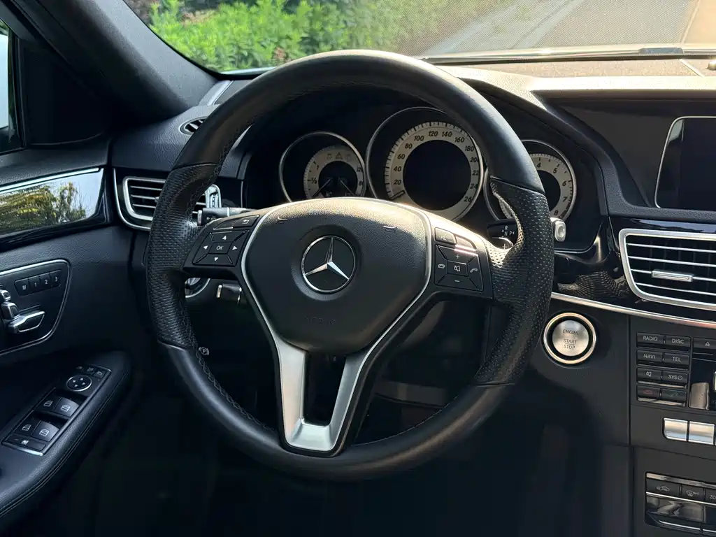 Mercedes-Benz E-Class 2015 — фото 19
