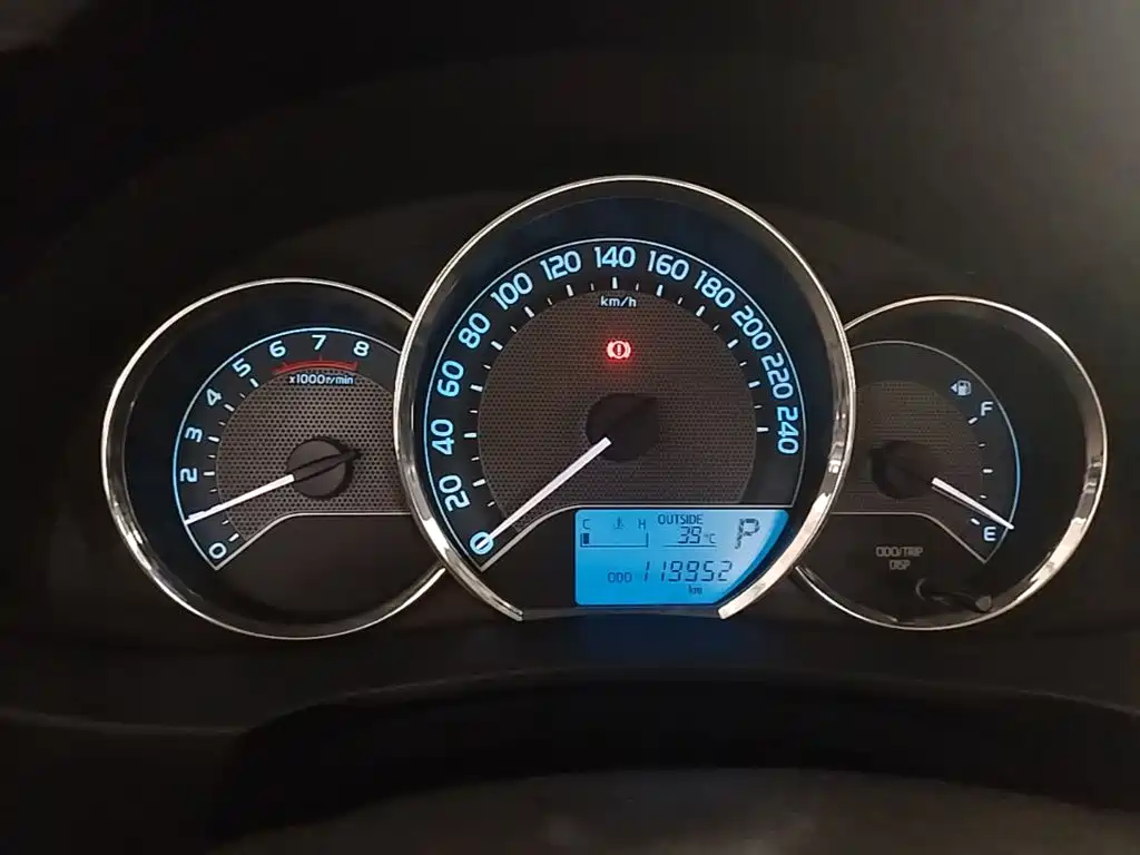 Toyota Corolla 2017 — фото 12