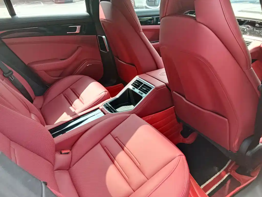 Porsche Panamera 2019 — фото 16