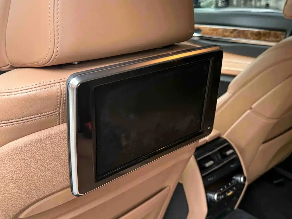 BMW 7 Series 2013 — фото 15