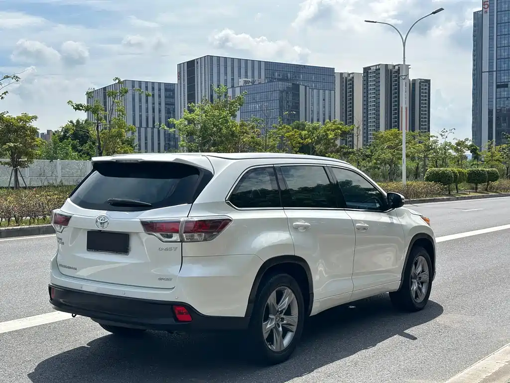 Toyota Highlander 2016 — фото 4