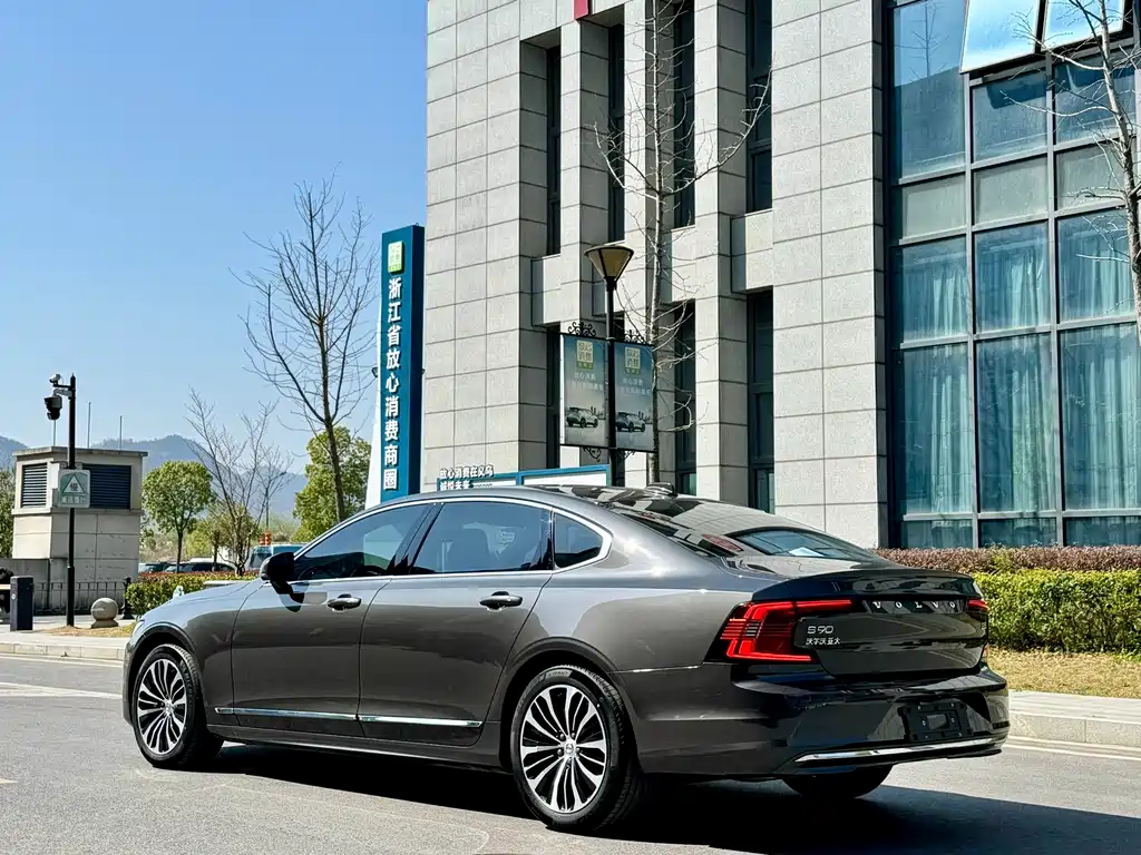 Volvo S90 2024 — фото 11