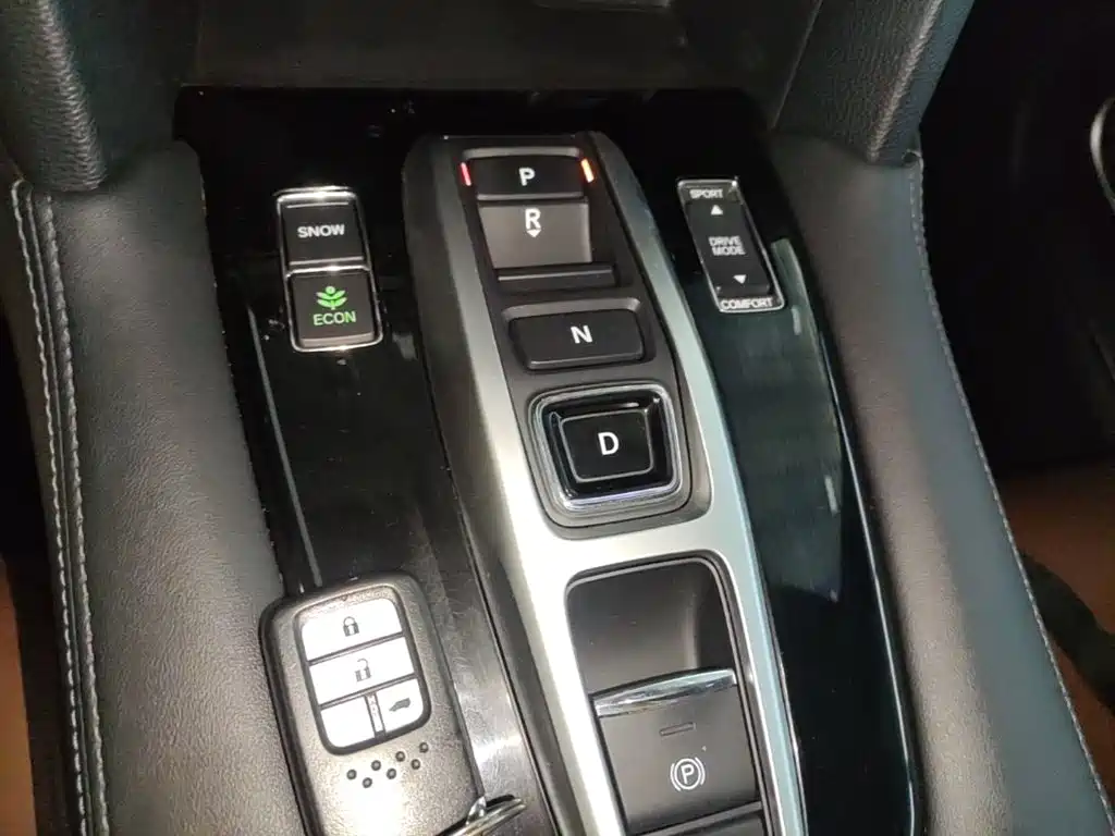 Honda UR-V 2017 — фото 14