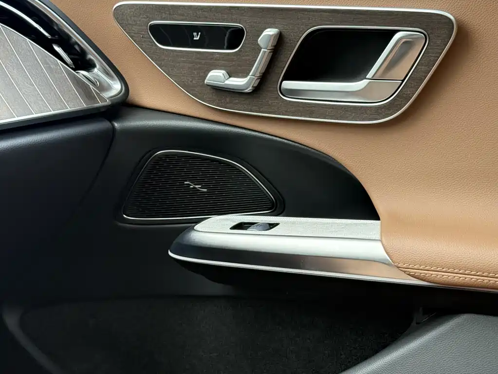Mercedes-Benz E-Class 2025 — фото 14