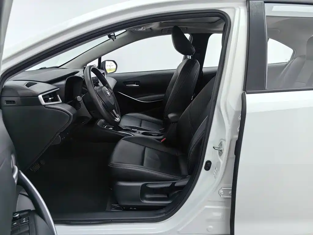 Toyota Corolla 2023 — фото 10