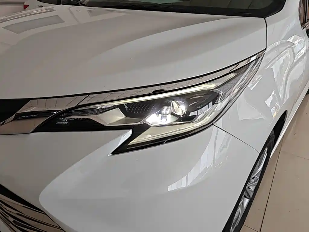 Toyota Sienna 2024 — фото 24